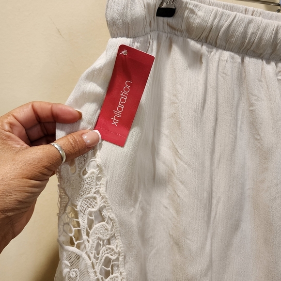 XHILARATION Women's cream Embroidered Drawnstring Shorth size L NWT - Picture 2 of 12
